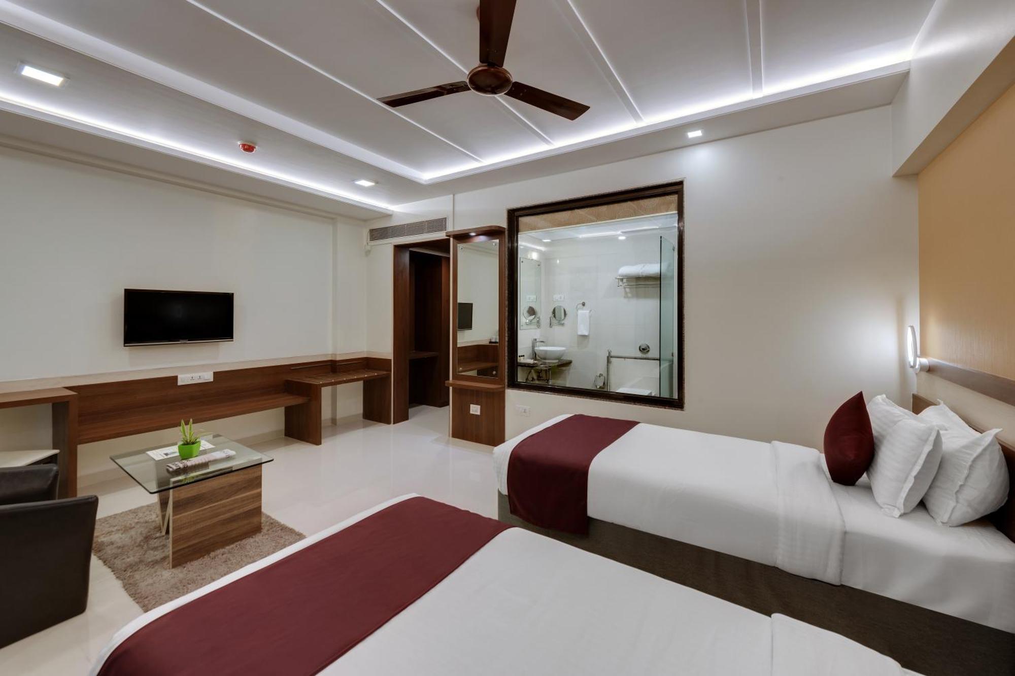 Click Hotel Sagar Plaza Chakan, Pune 외부 사진