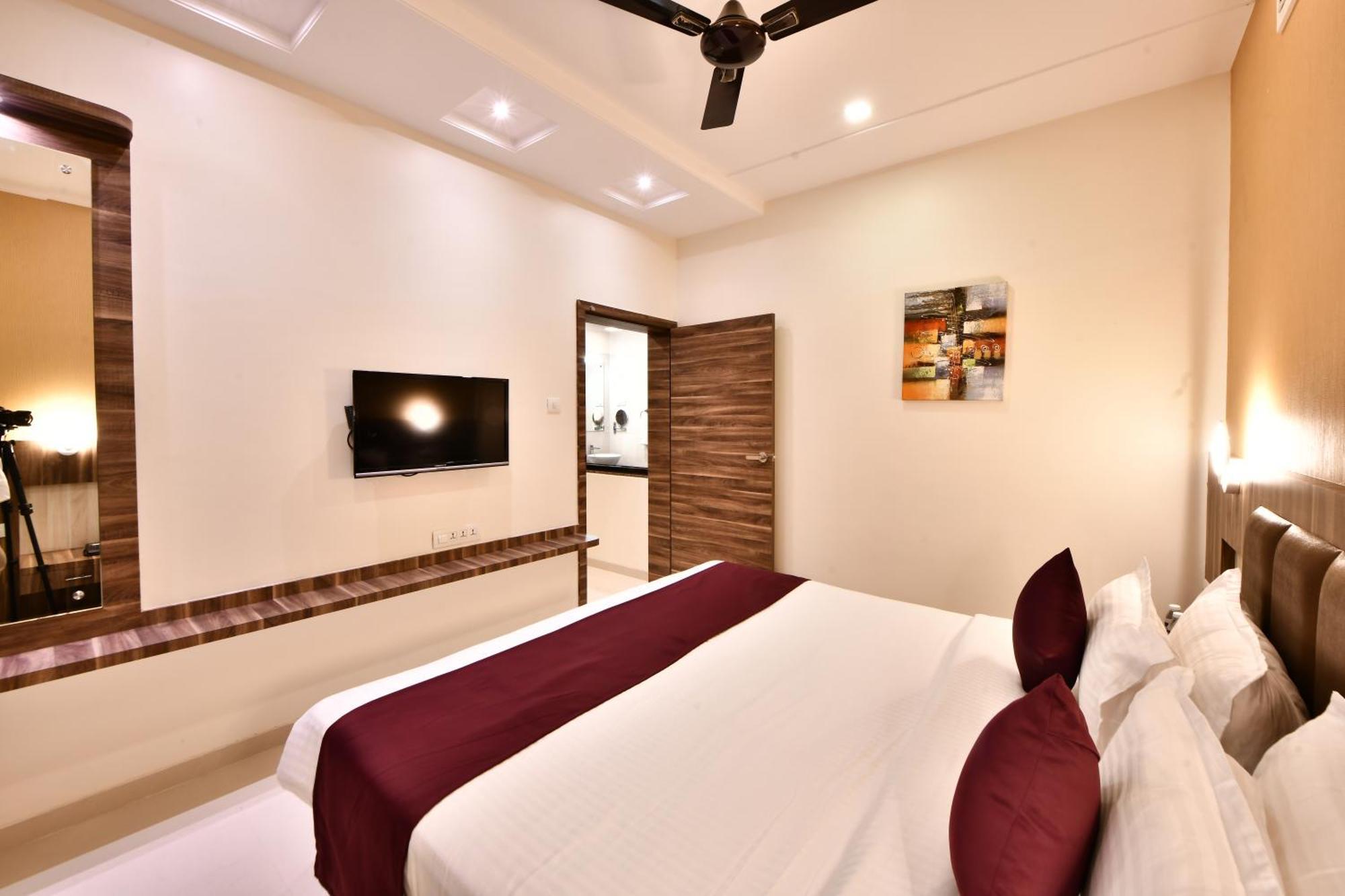 Click Hotel Sagar Plaza Chakan, Pune 외부 사진