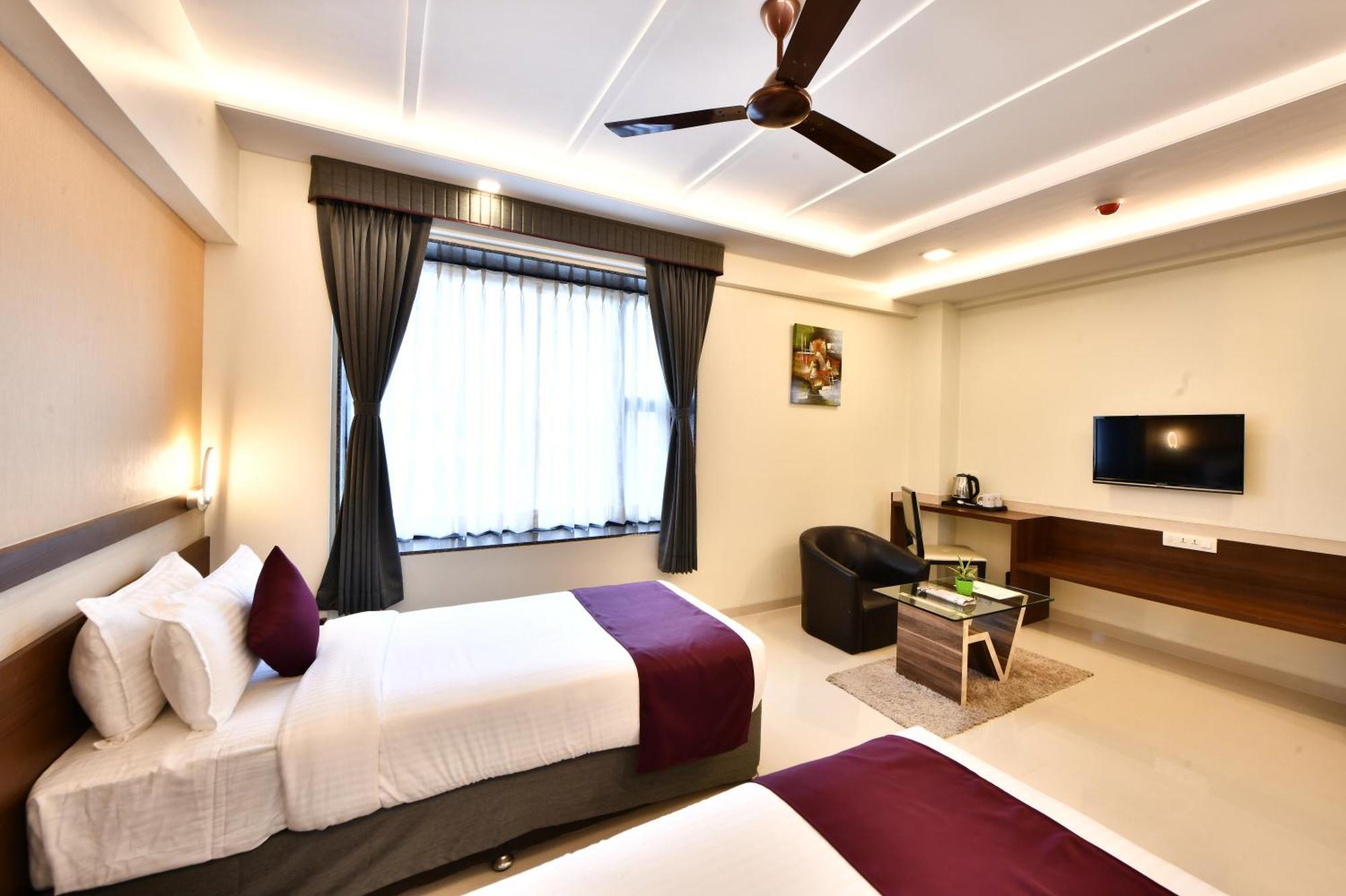 Click Hotel Sagar Plaza Chakan, Pune 외부 사진